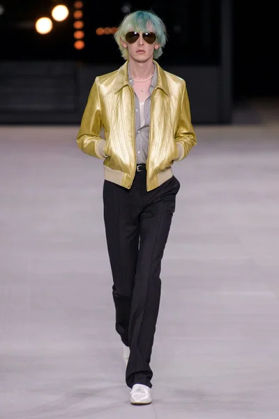 Look 48